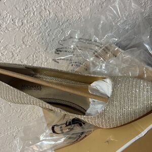 MICHAEL Michael Kors Claire pump glitter chain mesh